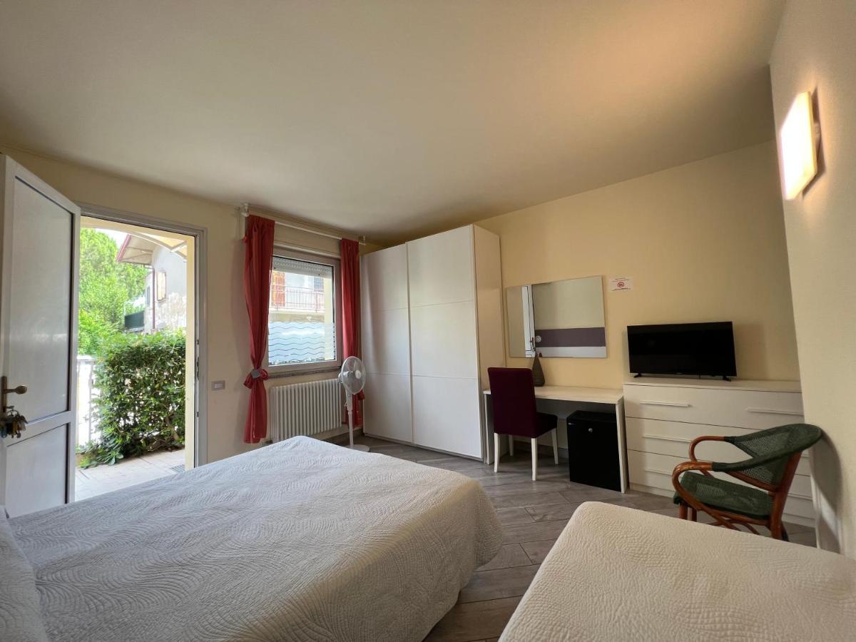 Hotel Locanda Rosy Cattolica Exterior foto