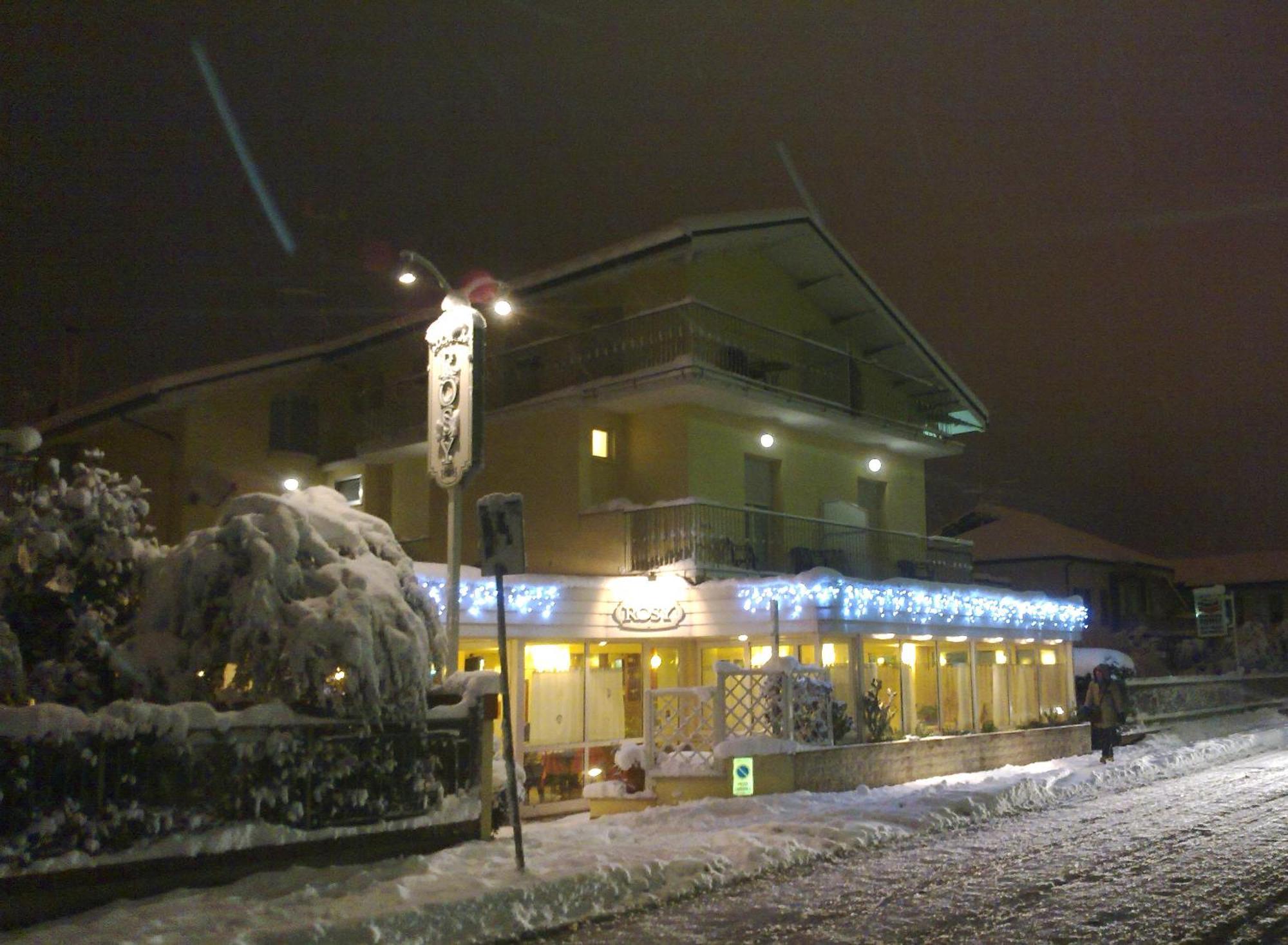 Hotel Locanda Rosy Cattolica Exterior foto