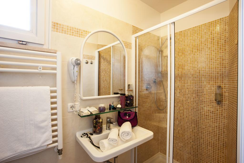 Hotel Locanda Rosy Cattolica Cameră foto