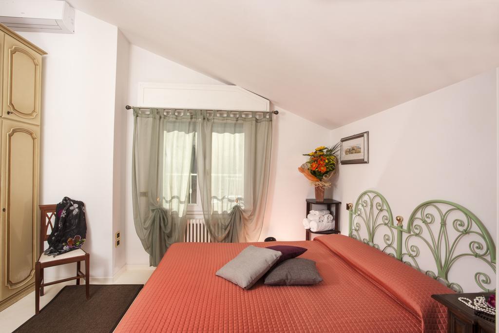 Hotel Locanda Rosy Cattolica Cameră foto